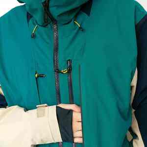 Chaqueta de Esquí Impermeable para Hombre con Capucha, Nueva Llegada, Precio Económico, Alta Calidad, Ligera, Duradera, Forro Suave y Cálido, 100% - Product Image 4