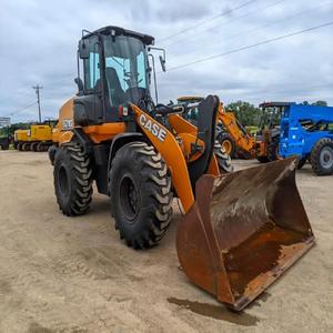 Chargeur compact et mini-dumper de qualité supérieure avec une puissance diesel de 7 tonnes et une transmission quatre roues motrices pour les chantiers exigeants - Product Image 1