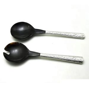 Poignée en métal plaqué argent corne naturelle serveur de salade cuillère ensemble de salade sucre glace salade bonbons aliments cuillère pliable et fourchette ensemble - Product Image 1