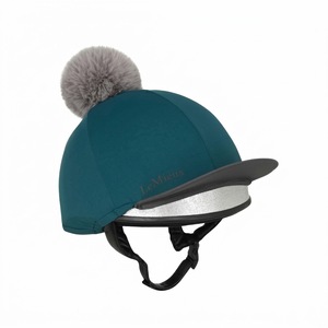 Funda para Casco Ecuestre de Nailon Color Verde Azulado con Pompón de Piel Sintética Desmontable, Tamaño Personalizable, MOQ Bajo - Product Image 1