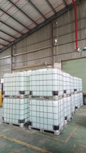 Contenedor IBC de 1000L, Azul, con Marco Metálico, Marca BlueOne, Solución No Inflamable para Tratamiento de Gases de Escape, 40% Urea + 60% Agua - Product Image 5