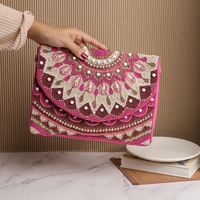 Pochette de mariée haut de gamme faite main, style amour, broderie personnalisée, forme sur mesure, avec sequins, perles et travail de perles