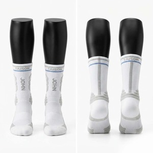 Chaussettes de netball personnalisées TAISON SPORTS Premium 320 GSM en laine/spandex, respirantes, à séchage rapide, anti-transpiration, avec logo d'équipe, blanches - Product Image 1