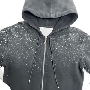 Conjunto de chándal de dos piezas con logotipo personalizado al por mayor, sudadera con bolsillo y cremallera decorada con diamantes de imitación, traje para correr, chándal ostentoso 2026 - Product Image 3