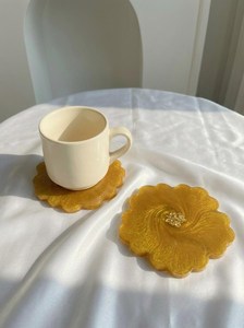Flower Shape Plastic <b>Coaster</b> <b>Set</b> With Gold Center Glam Style Non Slip Table MatsRound Stoneware Glam Style Non Slip Mat For Tab - Product Image 1