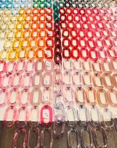 Grande Décoration Murale Artisanale Écologique en Résine Transparente Colorée à Maillons de Chaîne, Idéale pour Projets DIY et Séparateurs de Pièces - Product Image 4