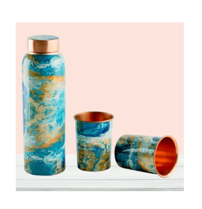 Bouteille d'eau en cuivre émaillée imprimée, design classique, avec 2 verres colorés, pour la table. - Product Image 1