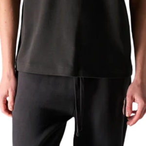 T-shirt en coton noir surdimensionné pour homme, logo minimaliste sur la poitrine, streetwear, manches courtes, tee-shirt décontracté tendance, vente en gros, fabricant OEM - Product Image 5