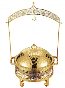 Plat de service élégant en laiton avec support et couvercle, chauffe-plat idéal pour les maisons, les hôtels, les restaurants et les buffets de mariage - Product Image 4
