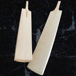 Nuevo Bate de Críquet Profesional Hecho a Mano con Madera de Sauce Inglés, Fabricado en Pakistán - Product Image 1