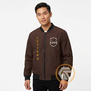 เสื้อแจ็คเก็ตบอมเบอร์สีน้ำตาลสำหรับผู้ชาย พิมพ์ลายตัวอักษรและป้ายโลโก้ สไตล์ลำลอง ซิปด้านหน้า ทรงปกติ ใส่ได้ในฤดูใบไม้ร่วง - Product Image 3