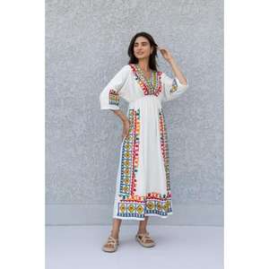 Vestido Maxi 100% Algodón Ecológico Natural que Irradia Elegancia y Gracia, Perfecto para Cualquier Ocasión Especial, Salida Informal, Sofisticación - Product Image 4