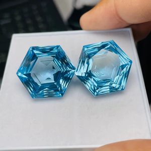 Paire de topazes bleues naturelles, taille hexagonale, qualité AAA, lustre AAA, parfaites pour la fabrication de boucles d'oreilles, polies, à prix abordable. - Product Image 1
