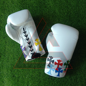 Nuevos Guantes de Boxeo Profesionales Winning Pro Fight de Color Blanco, Guantes de Boxeo Personalizados con Diseño Chrome Heart, Hechos con Cuero Genuino - Product Image 5