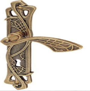 Paire de poignées à levier en laiton de style victorien, robustes, avec des sculptures en relief très décoratives. Disponible aux prix de gros. - Product Image 2