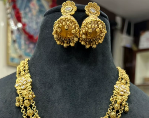 Conjunto de Collar y Aretes de Diseño de Alta Calidad con Piedras Chapadas en Oro, Estilo Clásico para Bodas, Compromisos y Fiestas, Colección para Mujer - Product Image 2