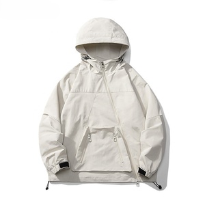 Vente en gros d'usine de haute qualité Logo personnalisé Coupe-vent à capuche unisexe avec fermeture éclair complète Veste de survêtement d'extérieur légère pour hommes et femmes - Product Image 5