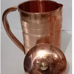 Ensemble de carafes en cuivre pour une ambiance culinaire haut de gamme, service d'eau en métal avec verres, durable, réutilisable, pour cuisine et salle à manger. - Product Image 1