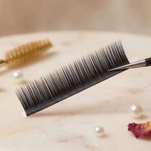 ขนตาปลอมแบบเส้นต่อเส้น รุ่น B/C/CC/D Curl & Clean Tips ขายส่ง แบรนด์ส่วนตัว PBT Classic Lash - Product Image 3