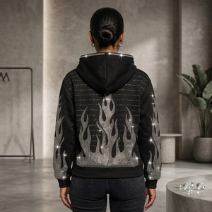 Sudadera con capucha personalizada negra con cremallera, diseño de llamas y pedrería, estilo oversize Y2K, streetwear, gráfico con tachuelas, vintage, de lujo, de tejido grueso, para invierno - Product Image 5