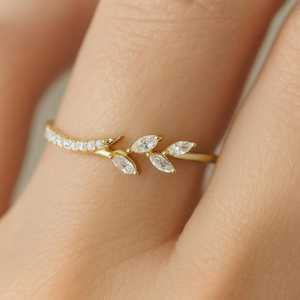 Bague en or massif 14 carats pour femme, avec diamant de laboratoire taille marquise et motif feuille délicat, bijou raffiné, cadeau idéal pour un anniversaire - Product Image 4