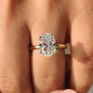 Impresionante Anillo de Compromiso con Diamante Cultivado en Laboratorio de Corte Ovalado en Dos Tonos, Oro Blanco de 14K, Joyería para Mujer, Regalo de Boda y Aniversario - Product Image 2