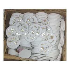 Magnifiques miroirs ronds faits à la main, polis, en or, avec incrustations de coquillages naturels et de marbre blanc, design personnalisé - Product Image 4