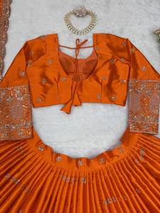Lehenga Choli Tradicional de Diseñador, en Satén de Seda Naranja, con Falda Acampanada, Dupatta Cancan, Listo para Usar en Verano, para Fiestas y Bodas - Product Image 6
