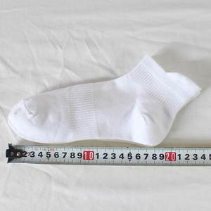 Chaussettes en coton unisexes pour hommes, style décontracté, respirantes, noires et blanches unies, avec logo personnalisé, pour l'hiver, ODM - Product Image 5