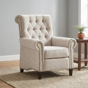 Fauteuil à bascule de luxe moderne en tissu tufté beige avec accoudoirs roulés, garniture cloutée et dossier haut pour salon, chambre ou bureau - Product Image 4