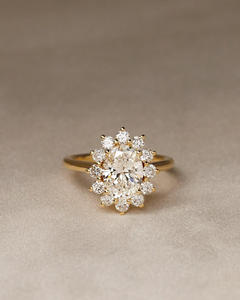 GIA แหวนหมั้นเพชรธรรมชาติได้รับการรับรองจาก GIA สีทอง18K ดีไซน์ตามสั่งมีฐานกลมสำหรับห้องปฏิบัติการผู้จัดจำหน่ายเครื่องประดับเพชรจำนวนมาก - Product Image 1