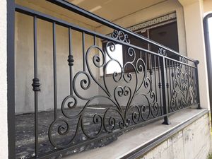 Patrones inspiradores de barandillas de hierro forjado diseñados para brindar elegancia y robustez romanesca a su elegante residencia. - Product Image 2