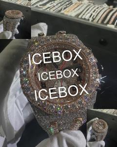 Reloj de Negocios con Diamantes Moissanite, Resistente al Agua 10 Bar, Caja de Acero Inoxidable, Esfera Bicolor, Cristal Azul, Anillo GMT - Product Image 1