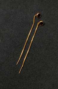 Boucles d'oreilles pendantes plaquées or de qualité supérieure avec pierre rouge, chaîne longue, bijoux de mode minimalistes et chics pour femmes et jeunes filles, vente en gros, pour soirées - Product Image 3