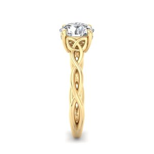 Bague en Moissanite et Diamant sur Base Argentée de Qualité Supérieure, Design Torsadé à Quatre Griffes, Cadeau Spécial Saint-Valentin pour Femme - Product Image 6