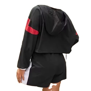 ชุดเซ็ต 2 ชิ้น แฟชั่นเสื้อแจ็คเก็ตกันลมแบบสั้นสำหรับผู้หญิง ชุดเสื้อครอปแขนยาวสีตัดกับกางเกงขาสั้น รุ่น 2026 - Product Image 5