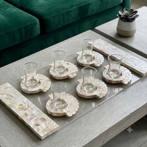 Juego de Posavasos Acrílicos Ecológicos de Lujo con Platos de Conchas Marinas y Asa de Madreperla - Product Image 1