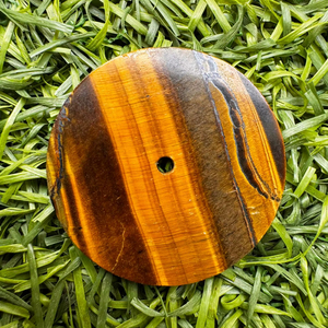 Cadran de montre en pierre œil de tigre, disque plat rond, pierre précieuse naturelle, pierre pour la fabrication de montres, épaisseur 1 mm, trou central de 2 mm - Product Image 1