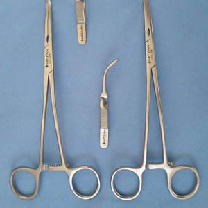 Ensemble de pinces chirurgicales courbées manuelles en acier inoxydable de haute qualité - Pinces médicales professionnelles pour salles d'opération de chirurgie générale - Product Image 1