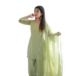 Traje Salwar Farshi Verde Pista para Mujer, Seda Crunchy con Trabajo Siroski, 3 Piezas, para Fiesta, Largo hasta la Rodilla, Corte Regular, Secado Rápido, Moderno - Product Image 1