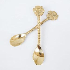 Cuchara de postre de latón dorado brillante, con mango acanalado hecho a mano, diseño de cola de sirena, juego de cubiertos para servir comida - Product Image 5