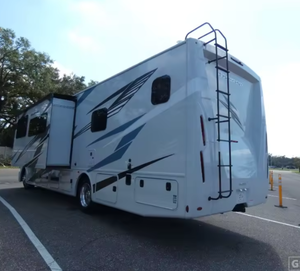 Autocaravanas de Lujo Confortables, T-h-o-r Motor Coach Windspor-T 35M, Autocaravanas para Acampar de 4 a 6 Personas - Product Image 5