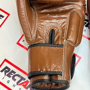 ถุงมือชกมวย Fairtex MMA แบบสั่งทำพิเศษสำหรับมืออาชีพ อุปกรณ์ฝึกซ้อมและต่อสู้คุณภาพสูง ถุงมือมวยไทยสำหรับฝึกซ้อม หนังวัวแท้ - Product Image 5