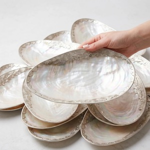 Plateau en nacre sculpté à la main, bord métallique gravé, plateau à bijoux, décoration côtière, vente chaude - Product Image 2