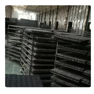 Dalles de sol en caoutchouc élastique pour salle de sport, tapis de sol en caoutchouc pour salle de sport avec granulés EPDM - Product Image 1