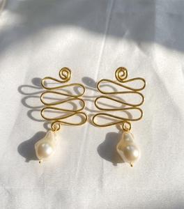 Gold Plated Brass Stud <b>Earrings</b> with Irregular Wire <b>Post</b> and Imitation Pearl for Women Gift - Product Image 2