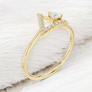 Bague géométrique moderne en moissanite taille ronde, en argent 925 plaqué or, style romantique, bijou cadeau original - Product Image 5