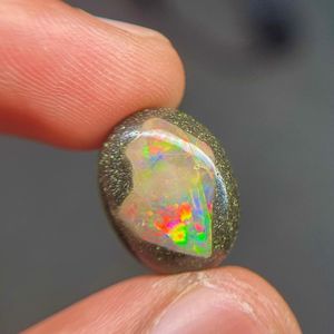 โอปอลไฟเอธิโอเปียธรรมชาติทรงรีแบบคาโบชอง หลายสี สำหรับขายส่ง ใช้ทำเครื่องประดับ - Product Image 3