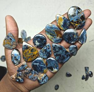 พลอยพีเทอร์ไซต์สีน้ำเงินธรรมชาติคุณภาพสูงขายส่ง MAHNAJGEMS แบบหลวม ทรงคาโบชอง รับประกันคุณภาพโดยผู้เชี่ยวชาญ ปรับขนาดได้ตามต้องการ - Product Image 2