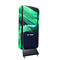 Écran publicitaire LED pliable à trois volets 1280x1920mm P2.5, intérieur/extérieur, portable pour les centres commerciaux et les événements